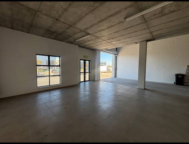 500M² WAREHOUSE TO LET IN FIRGROVE
